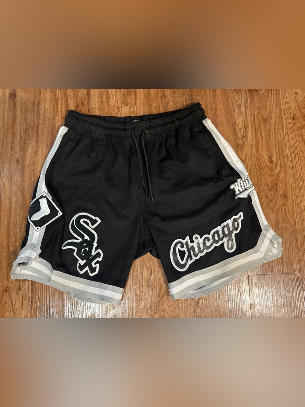 Pro Standard Chicago Black Baseball Graphic Men’s Shorts Size XL Used
